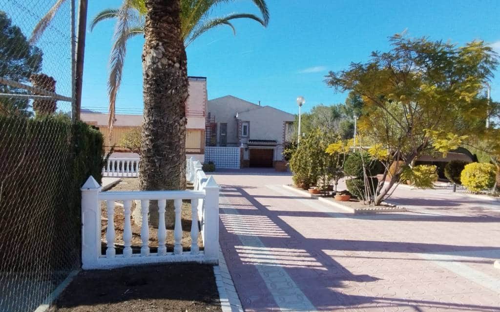 3 bedroom Villa for sale in Sax with pool garage - € 575,000 (Ref: 9516335)