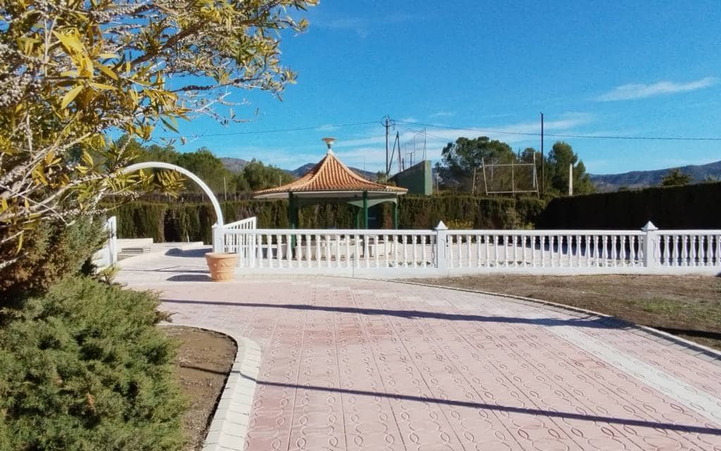 3 bedroom Villa for sale in Sax with pool garage - € 575,000 (Ref: 9516335)