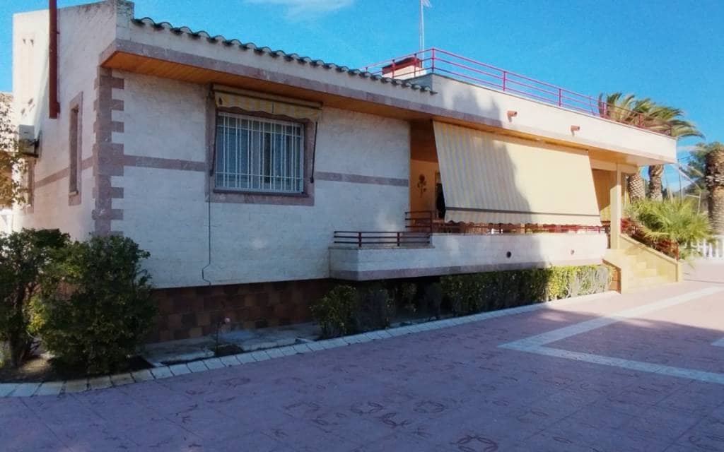 3 bedroom Villa for sale in Sax with pool garage - € 575,000 (Ref: 9516335)