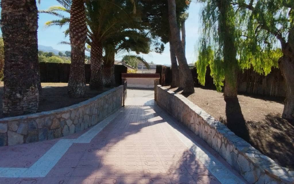 3 bedroom Villa for sale in Sax with pool garage - € 575,000 (Ref: 9516335)