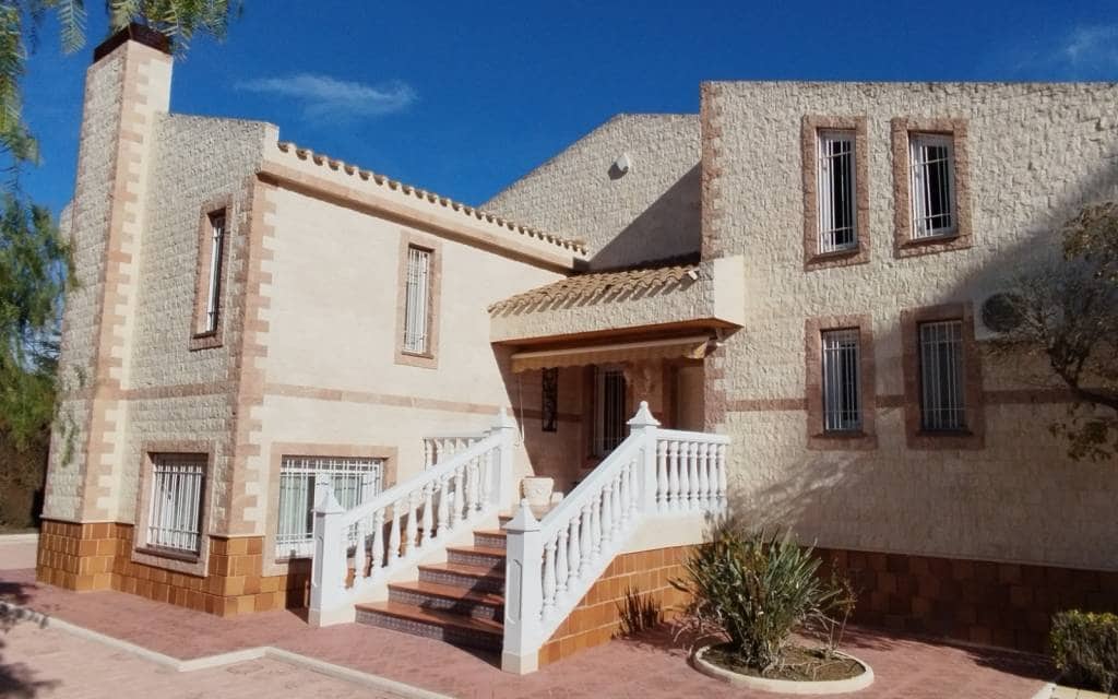 3 bedroom Villa for sale in Sax with pool garage - € 575,000 (Ref: 9516335)