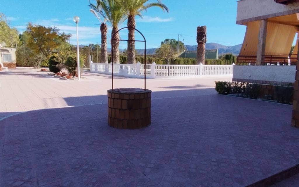 3 bedroom Villa for sale in Sax with pool garage - € 575,000 (Ref: 9516335)