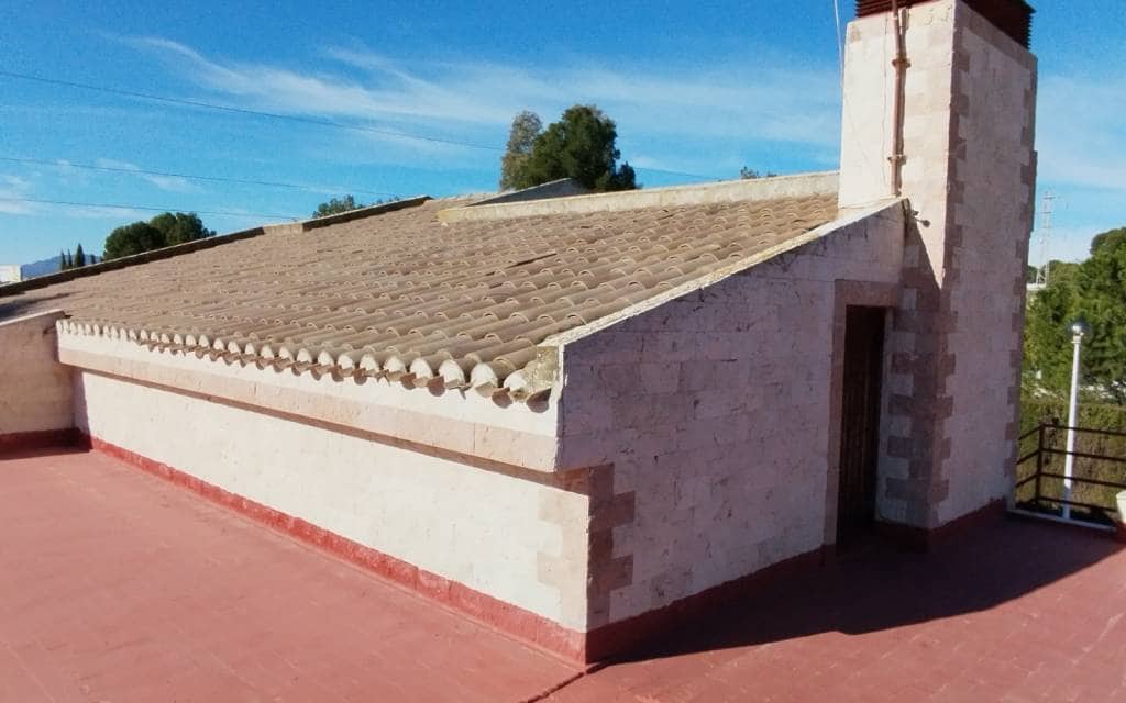 3 bedroom Villa for sale in Sax with pool garage - € 575,000 (Ref: 9516335)