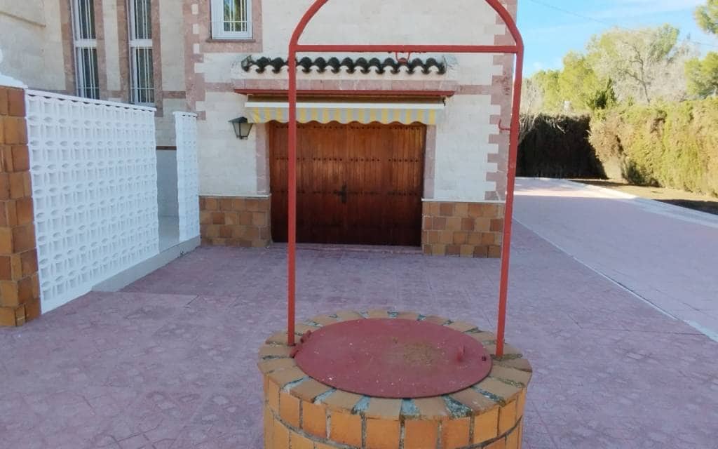 3 bedroom Villa for sale in Sax with pool garage - € 575,000 (Ref: 9516335)