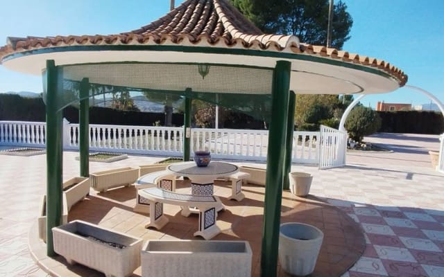 3 soveværelse Villa til salg i Sax med swimmingpool garage - € 575.000 (Ref: 9516335)