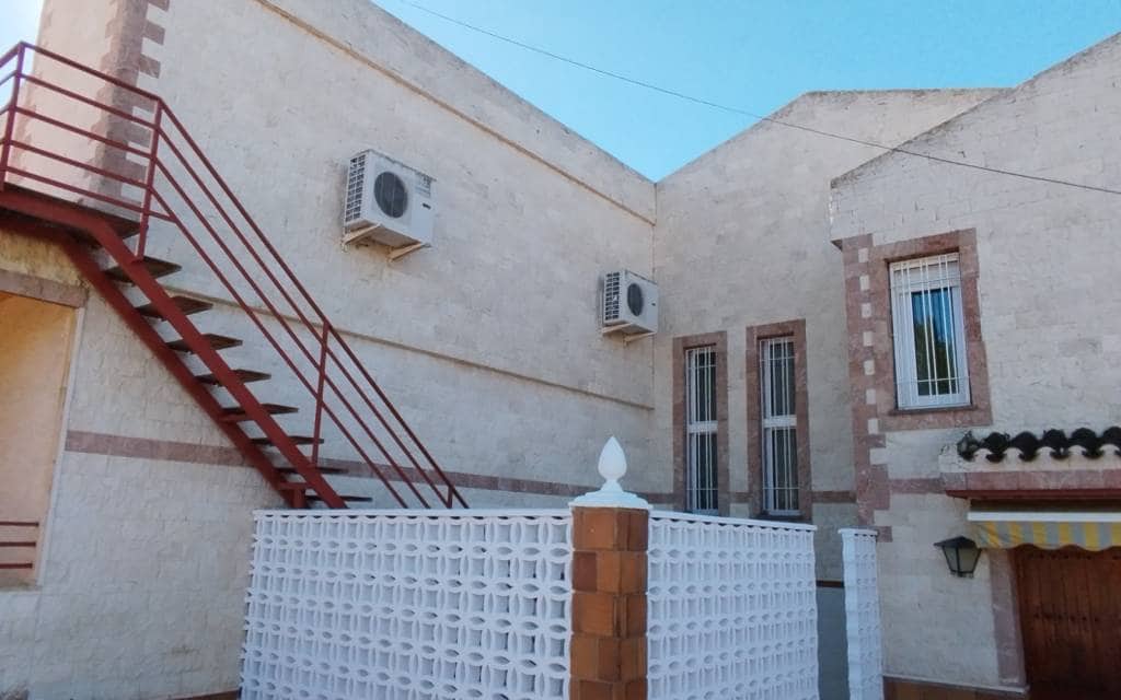 3 bedroom Villa for sale in Sax with pool garage - € 575,000 (Ref: 9516335)