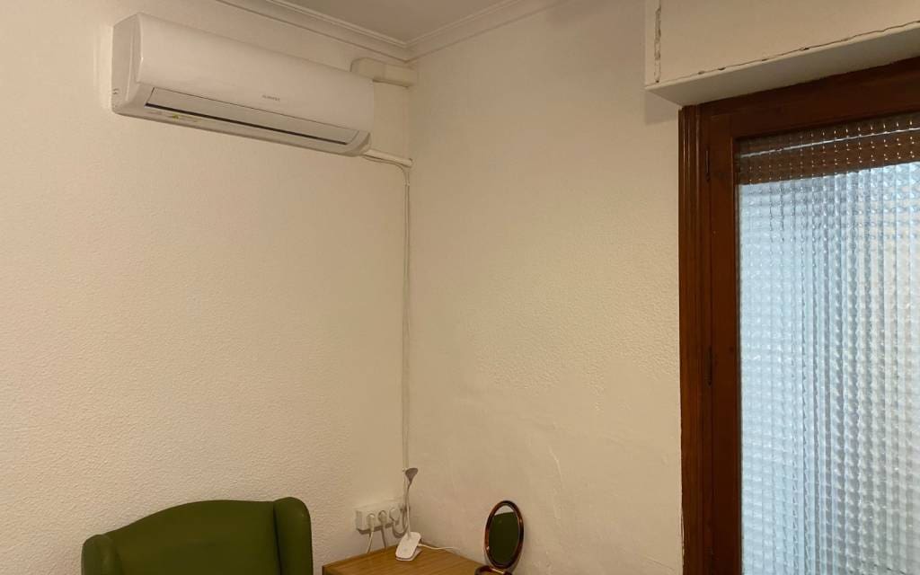 4 bedroom Apartment for sale in Sax with garage - € 99,995 (Ref: 9579027)