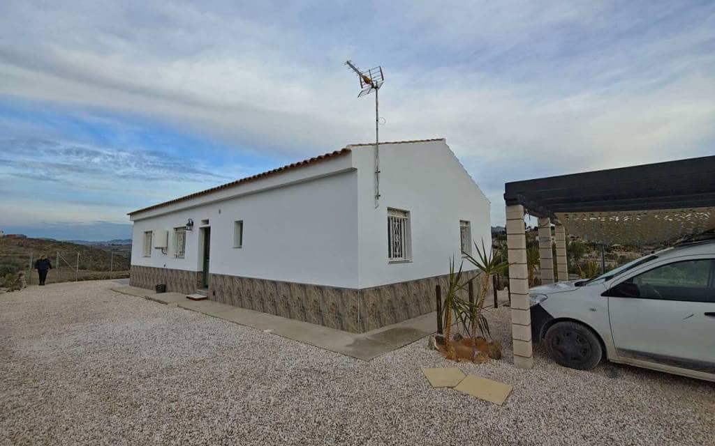 3 bedroom Villa for sale in Fortuna with pool - € 240,000 (Ref: 9581239)