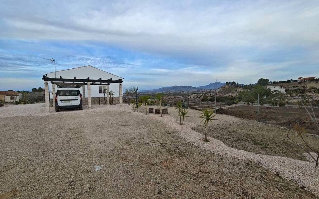 3 bedroom Villa for sale in Fortuna with pool - € 240,000 (Ref: 9581239)