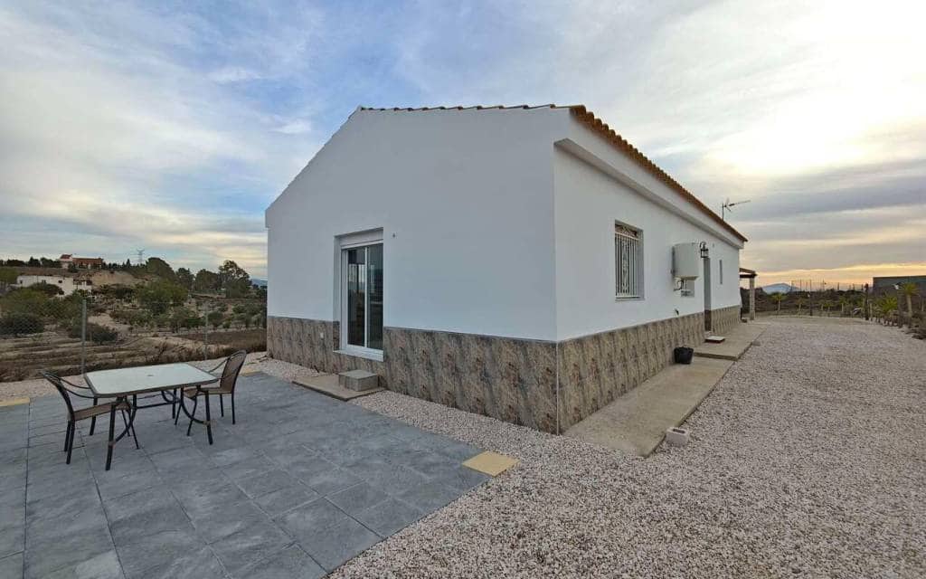 3 bedroom Villa for sale in Fortuna with pool - € 240,000 (Ref: 9581239)