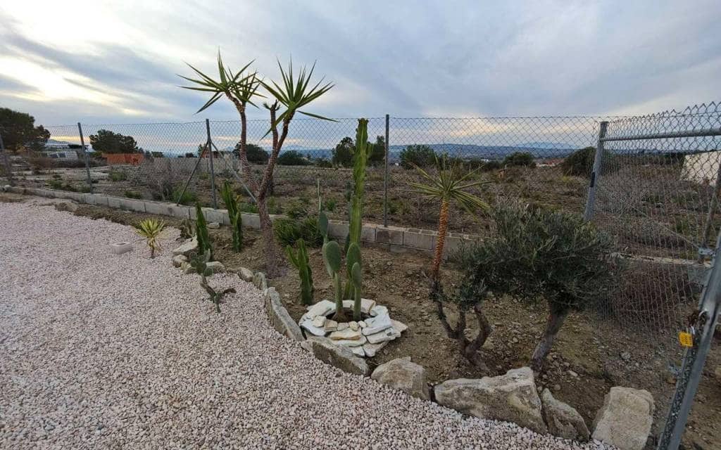 3 bedroom Villa for sale in Fortuna with pool - € 240,000 (Ref: 9581239)