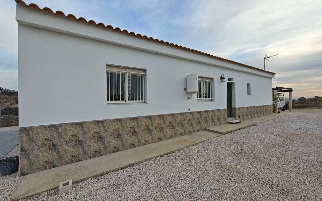 3 bedroom Villa for sale in Fortuna with pool - € 240,000 (Ref: 9581239)