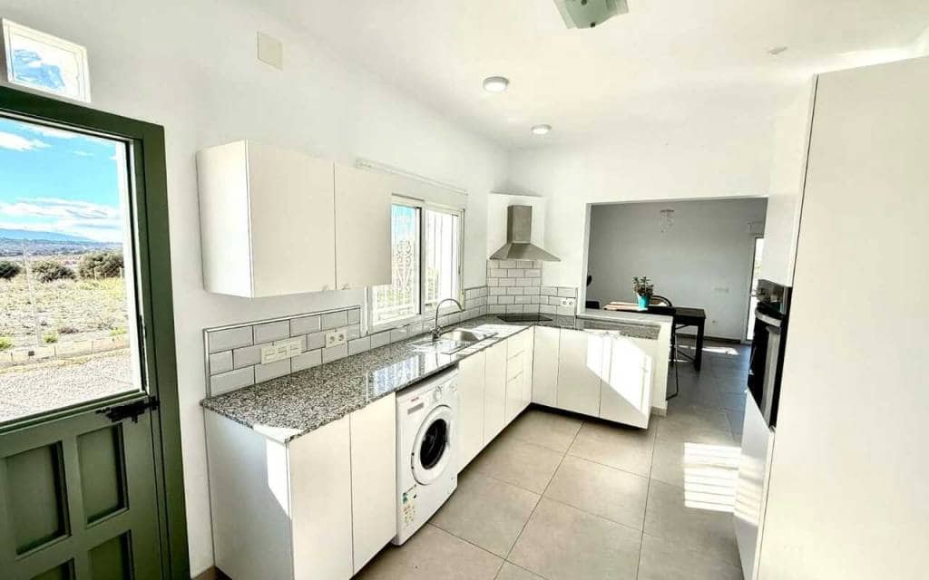 3 bedroom Villa for sale in Fortuna with pool - € 240,000 (Ref: 9581239)