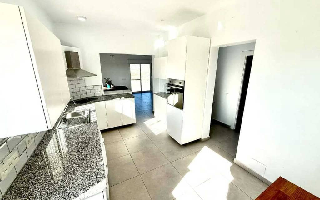 3 bedroom Villa for sale in Fortuna with pool - € 240,000 (Ref: 9581239)