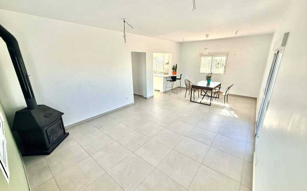 3 bedroom Villa for sale in Fortuna with pool - € 240,000 (Ref: 9581239)