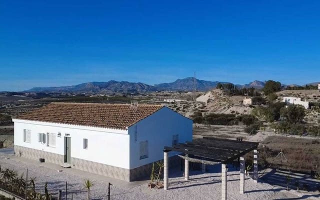 3 sovrum Villa till salu i Fortuna med pool - 240 000 € (Ref: 9581239)