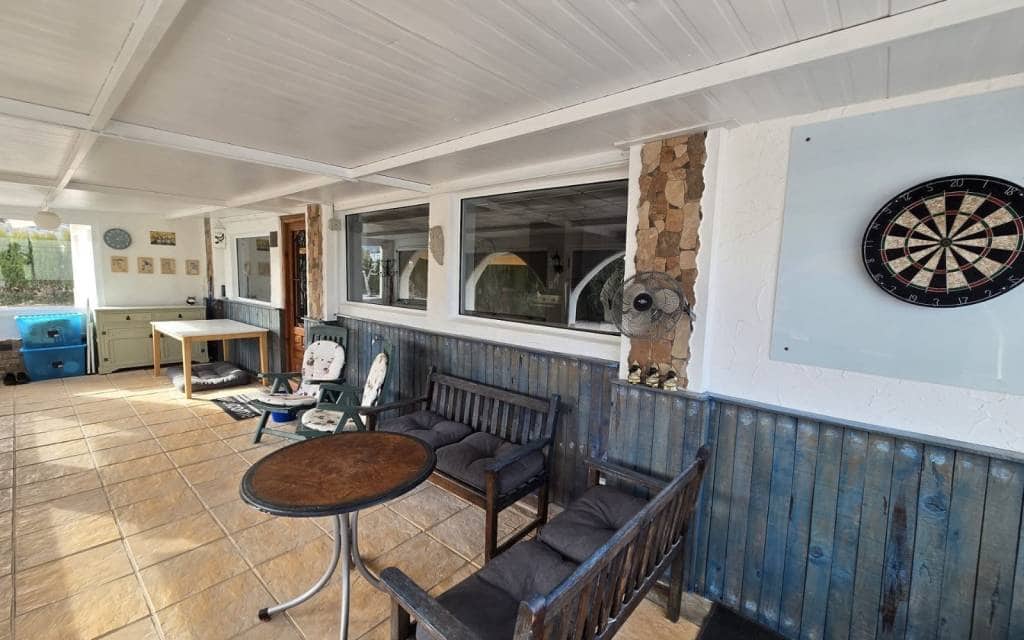 5 bedroom Villa for sale in Villena with pool - € 330,000 (Ref: 9602980)