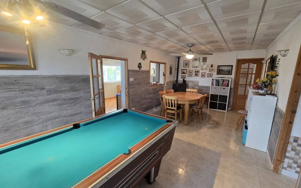 5 bedroom Villa for sale in Villena with pool - € 330,000 (Ref: 9602980)