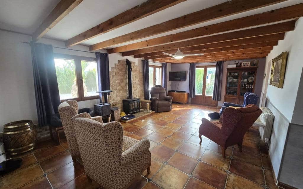 5 bedroom Villa for sale in Villena with pool - € 330,000 (Ref: 9602980)