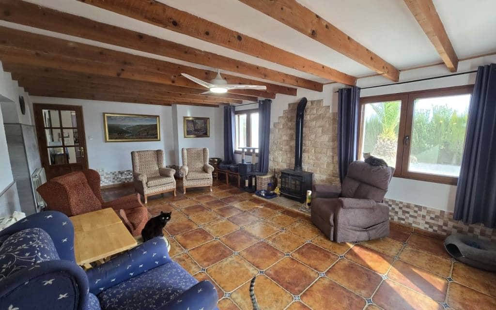 5 bedroom Villa for sale in Villena with pool - € 330,000 (Ref: 9602980)