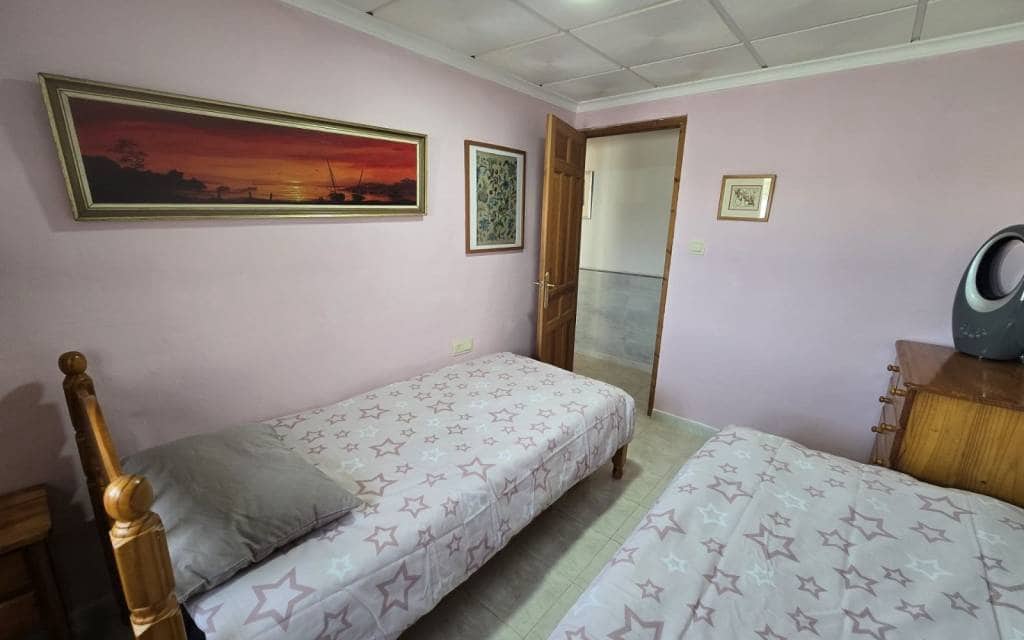 5 bedroom Villa for sale in Villena with pool - € 330,000 (Ref: 9602980)