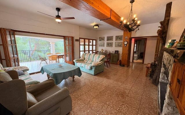 4 bedroom Villa for sale in Sax with pool - € 315,000 (Ref: 9605398)