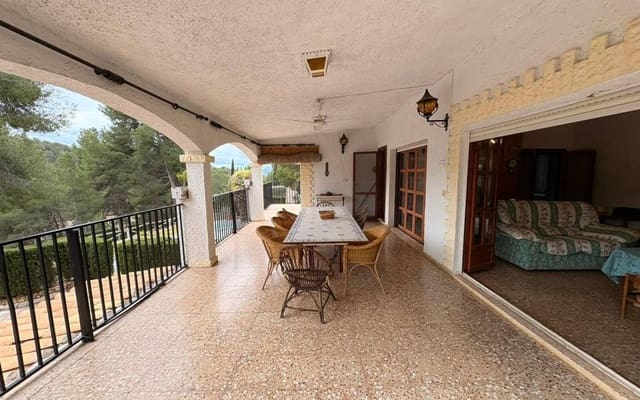 4 bedroom Villa for sale in Sax with pool - € 315,000 (Ref: 9605398)
