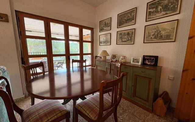 4 bedroom Villa for sale in Sax with pool - € 315,000 (Ref: 9605398)