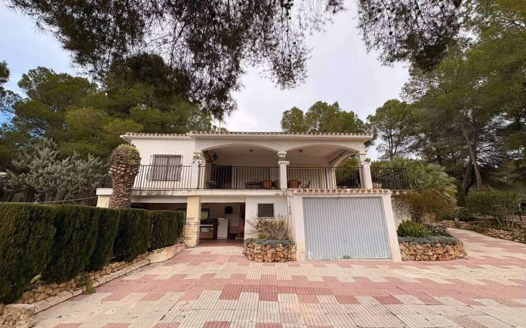 4 bedroom Villa for sale in Sax with pool - € 315,000 (Ref: 9605398)
