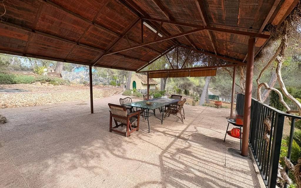 4 bedroom Villa for sale in Sax with pool - € 315,000 (Ref: 9605398)