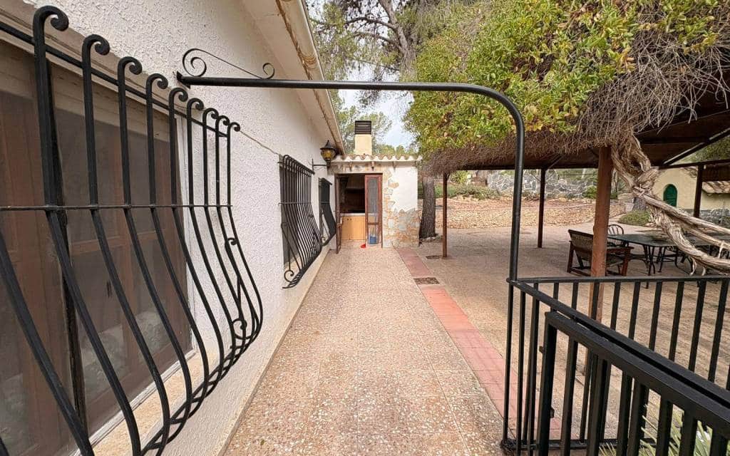 4 bedroom Villa for sale in Sax with pool - € 315,000 (Ref: 9605398)