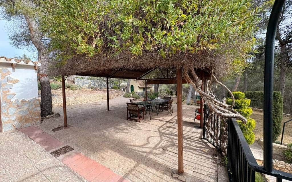 4 bedroom Villa for sale in Sax with pool - € 315,000 (Ref: 9605398)