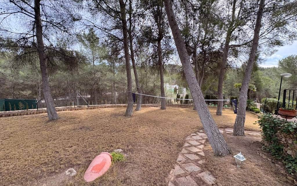 4 bedroom Villa for sale in Sax with pool - € 315,000 (Ref: 9605398)