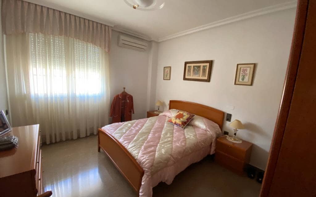 7 bedroom Townhouse for sale in Sax with pool garage - € 450,000 (Ref: 9610075)