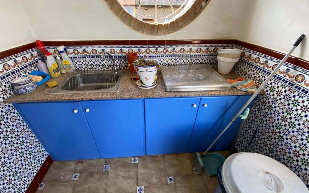 7 bedroom Townhouse for sale in Sax with pool garage - € 450,000 (Ref: 9610075)