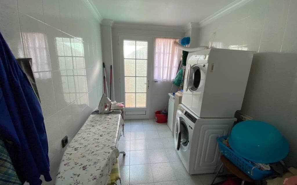 7 bedroom Townhouse for sale in Sax with pool garage - € 450,000 (Ref: 9610075)