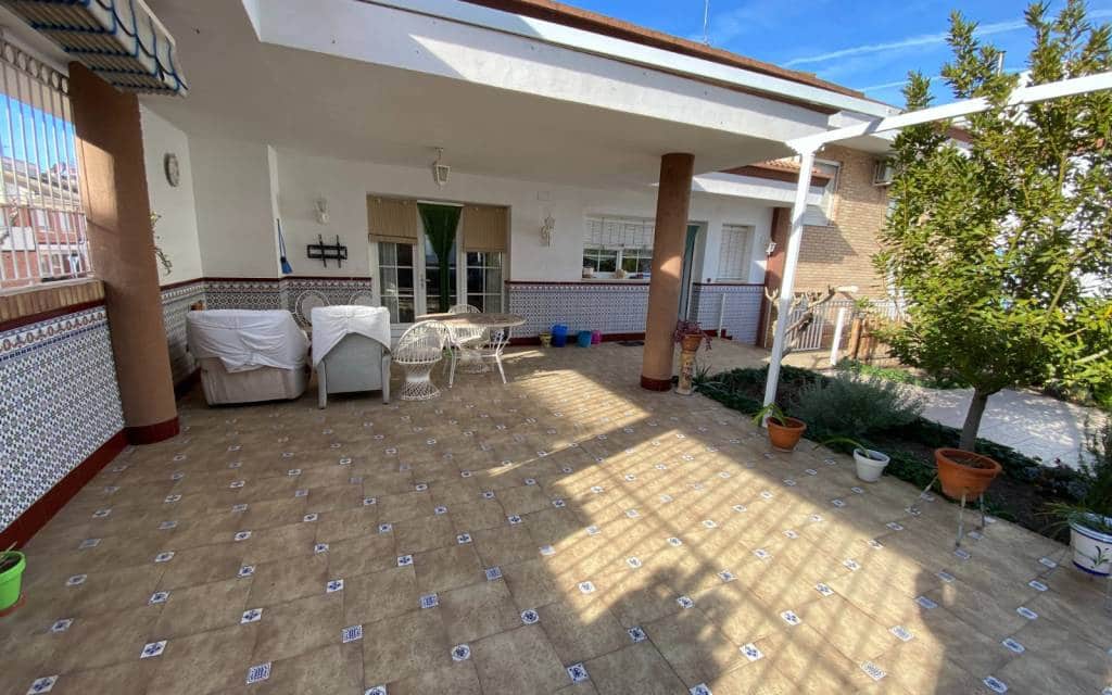 7 bedroom Townhouse for sale in Sax with pool garage - € 450,000 (Ref: 9610075)