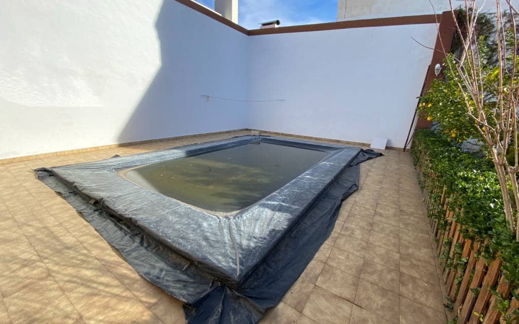 7 bedroom Townhouse for sale in Sax with pool garage - € 450,000 (Ref: 9610075)