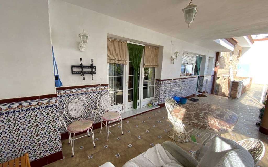 7 bedroom Townhouse for sale in Sax with pool garage - € 450,000 (Ref: 9610075)