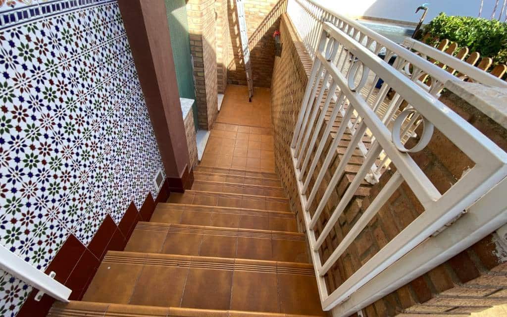 7 bedroom Townhouse for sale in Sax with pool garage - € 450,000 (Ref: 9610075)