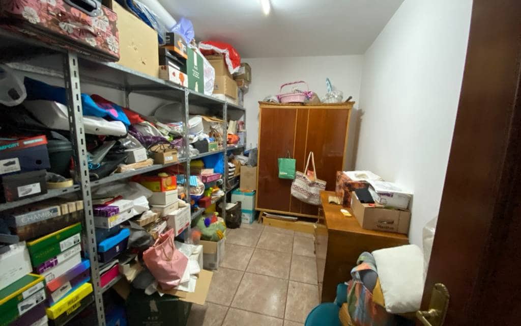 7 bedroom Townhouse for sale in Sax with pool garage - € 450,000 (Ref: 9610075)