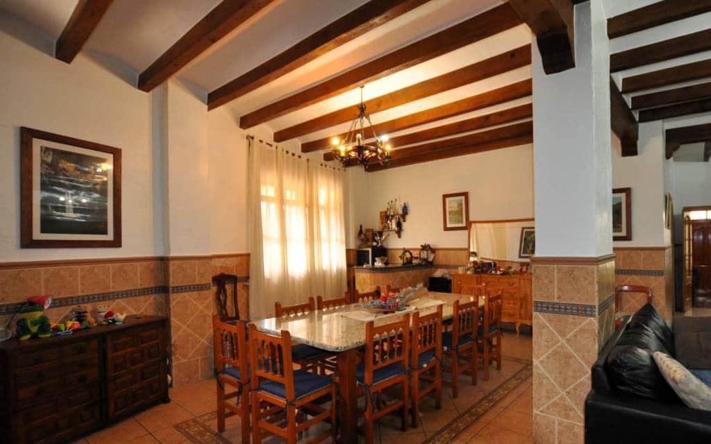 Casa de 4 habitaciones en Sax en venta con piscina garaje - 450.000 € (Ref: 9626304)