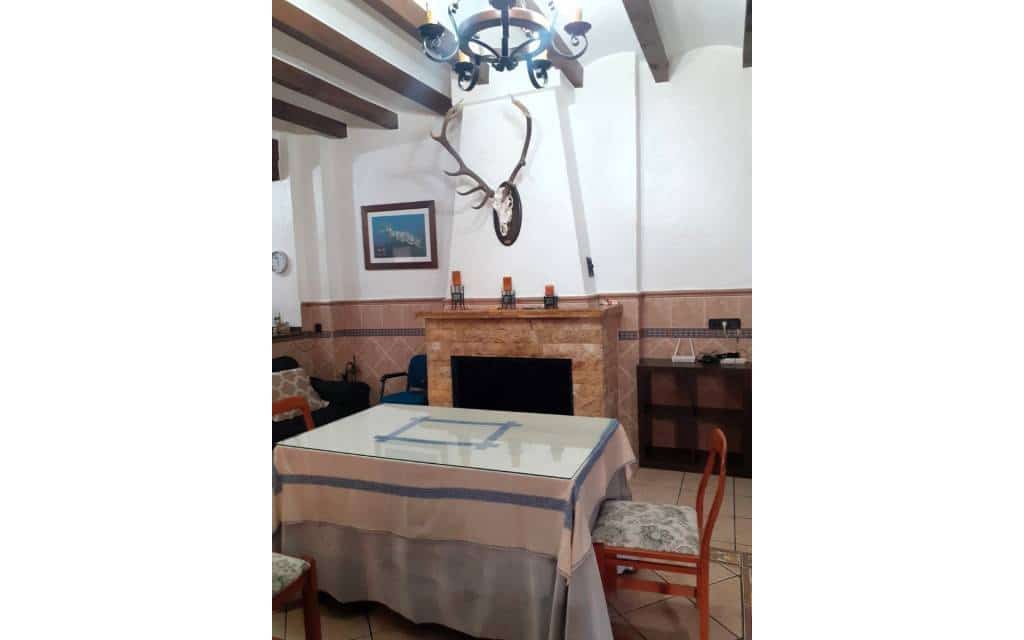 Casa de 4 habitaciones en Sax en venta con piscina garaje - 450.000 € (Ref: 9626304)