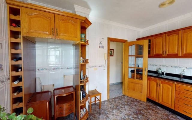 Casa de 4 habitaciones en Sax en venta con piscina garaje - 450.000 € (Ref: 9626304)