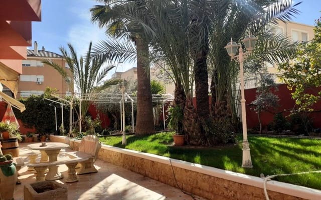 Casa de 4 habitaciones en Sax en venta con piscina garaje - 450.000 € (Ref: 9626304)