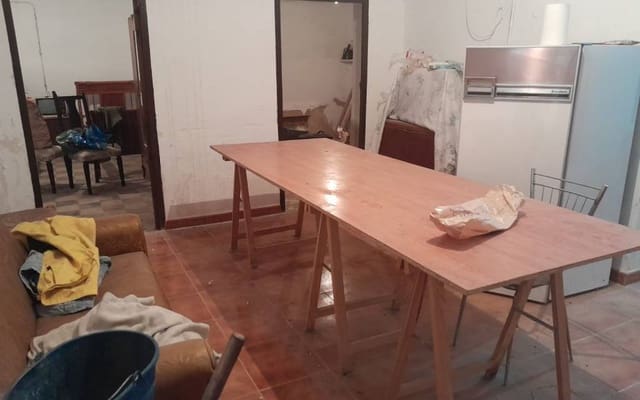 6 slaapkamer Villa te koop in Monóvar / Monóver - € 95.000 (Ref: 9626470)