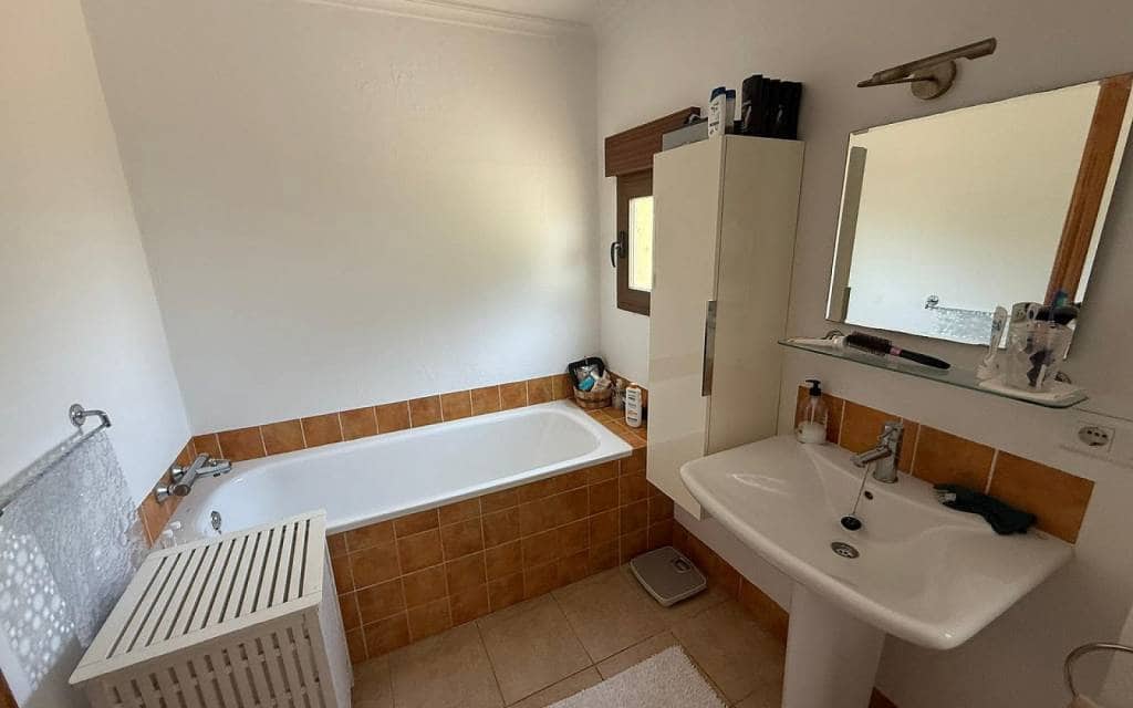 5 soveværelse Finca/Landehus til salg i Castalla med swimmingpool garage - € 325.000 (Ref: 9643482)