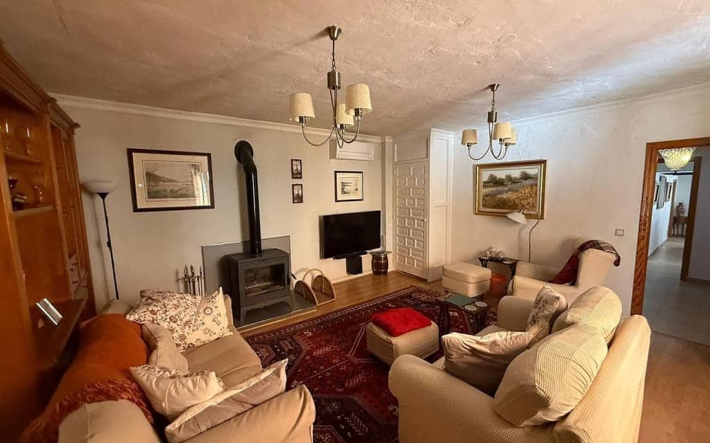 5 soveværelse Finca/Landehus til salg i Castalla med swimmingpool garage - € 325.000 (Ref: 9643482)