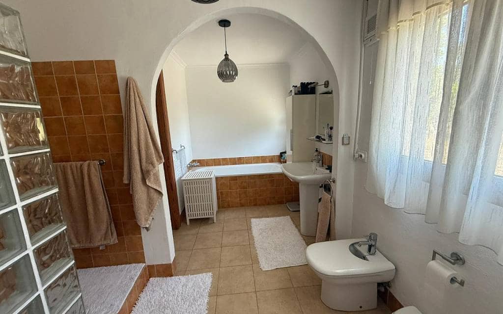 5 soveværelse Finca/Landehus til salg i Castalla med swimmingpool garage - € 325.000 (Ref: 9643482)