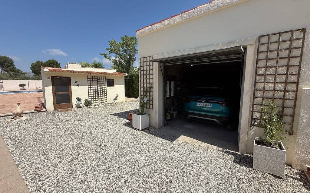 5 soveværelse Finca/Landehus til salg i Castalla med swimmingpool garage - € 325.000 (Ref: 9643482)